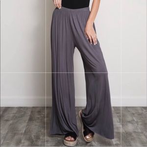 Palazzo pants with wide leg in charcoal